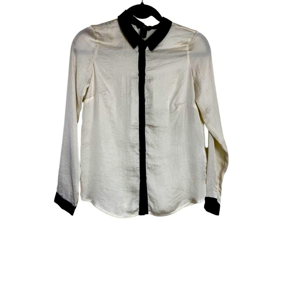 H&M Ivory Blouse with Black Accents - Picture 1 of 2